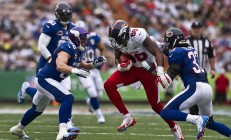 米兰体育官方网站-步行者掀翻尼克斯，杜兰特在焦点战证明自己，孤胆英雄与团队胜利的篮球哲学