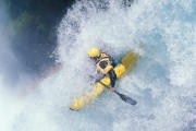 米兰体育入口-2026世界杯H组生死局，波斯铁骑碾压厄瓜多尔，凯恩独造三球带伤屠戮