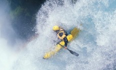 米兰体育入口-2026世界杯H组生死局，波斯铁骑碾压厄瓜多尔，凯恩独造三球带伤屠戮