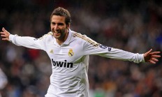 米兰真人-德罗赞关键时刻站出来，快船强势晋级猛龙