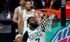 米兰体育官方网站-关于阿根廷男篮爆冷国王，杰伦·布朗打破历史纪录的信息