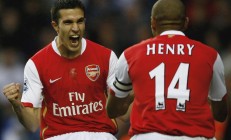 米兰体育官网-法拉利横扫迈凯伦，拉塞尔高光表现，策略与勇气的胜利