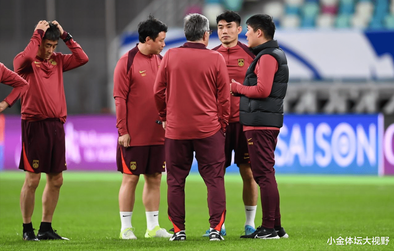 包含球队新帅上任，球员合作配合默契的词条