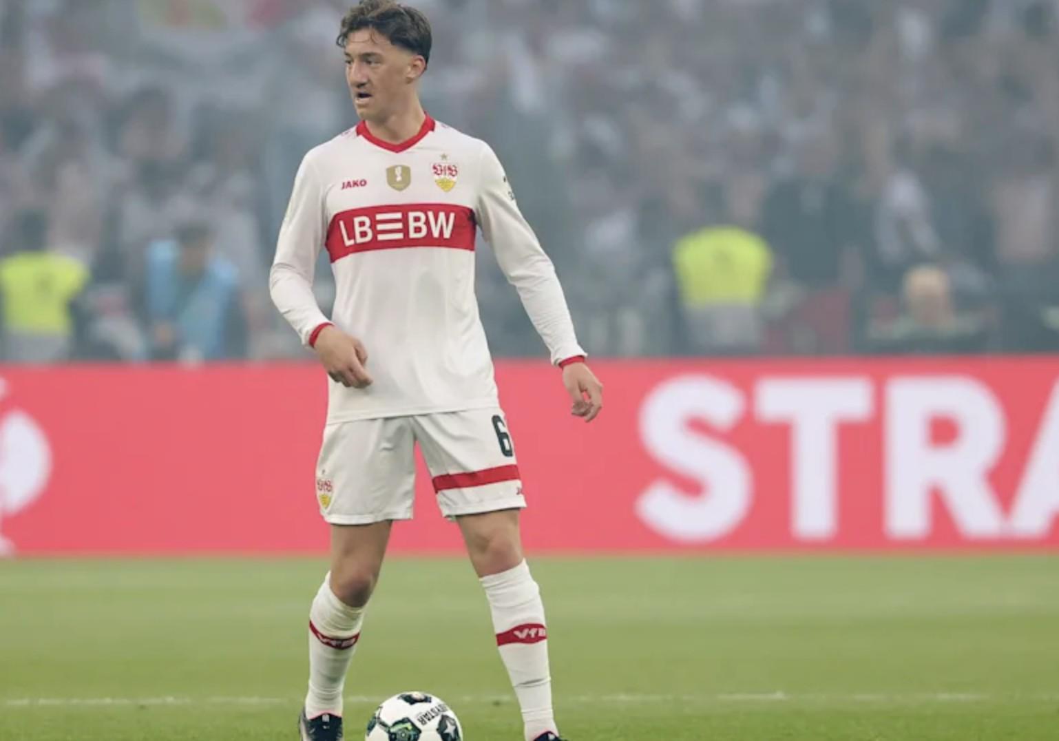 皇家马德里高层会议商讨转会计划,力争下赛季再度问鼎 皇家马德里高层会议商讨转会计划,力争下赛季再度问鼎