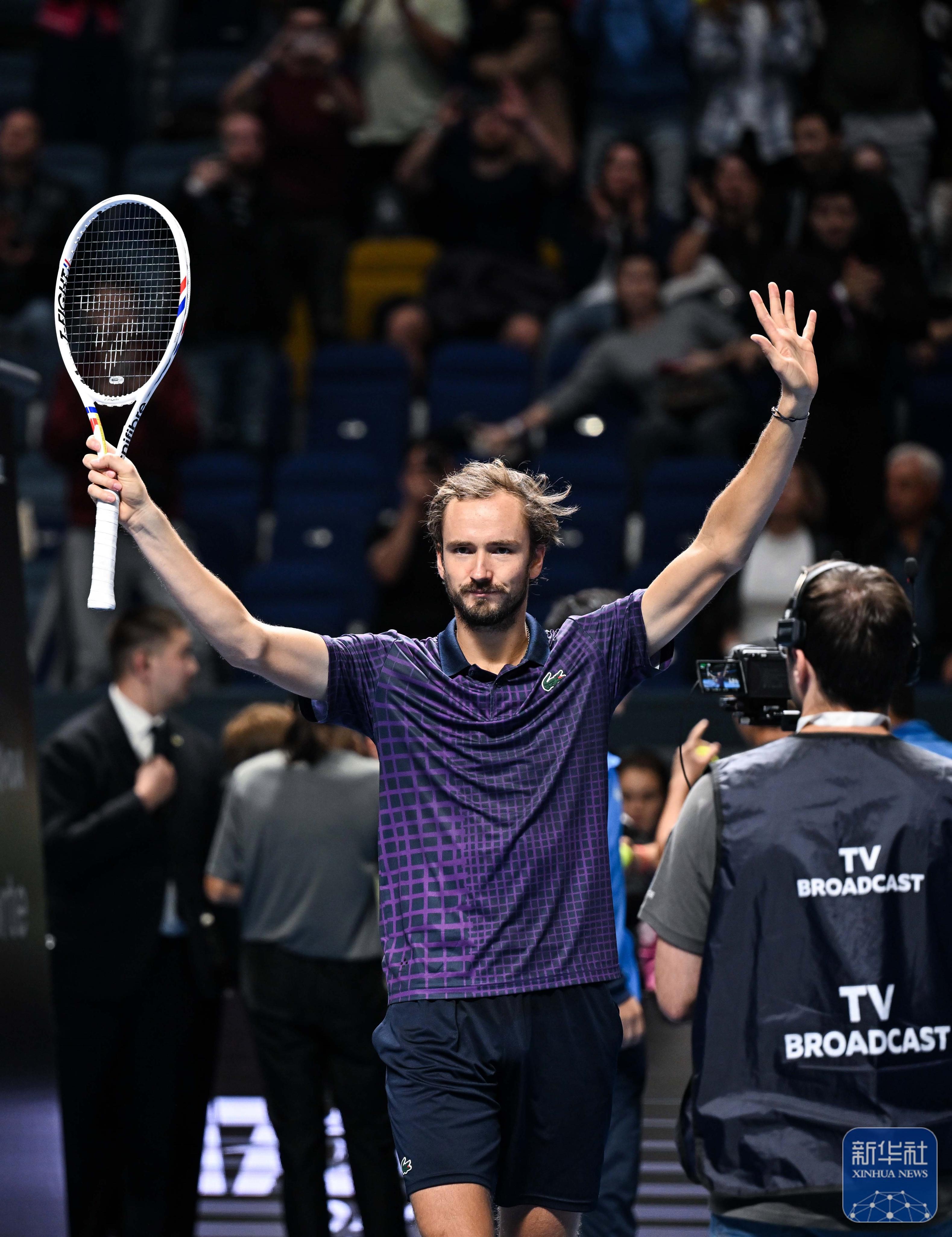 包含ATP总决赛鏖战蒙特卡洛大师赛，梅德韦杰夫统治全场的词条